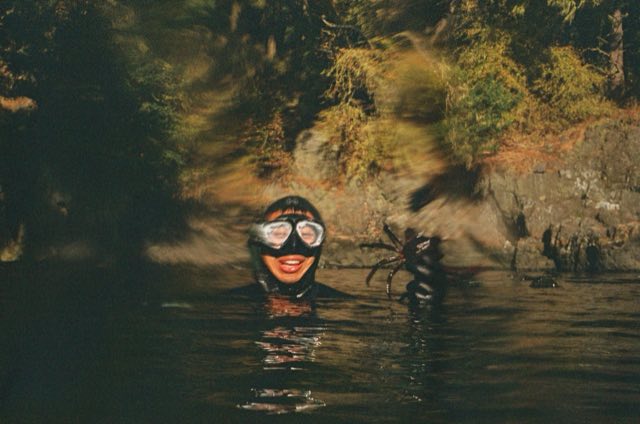 Victoria, BC. Nikonos bajo el agua, entre el kelp, septiembre 2026