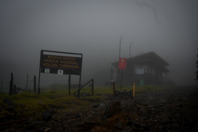 Volcán Turrialba, de la noche a la neblina, Nikon Z fc